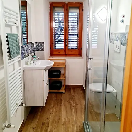 Authentic Village Townhouse With Independant Holiday home *