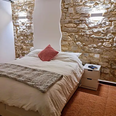 Authentic Village Townhouse With Independant Сasa de vacaciones