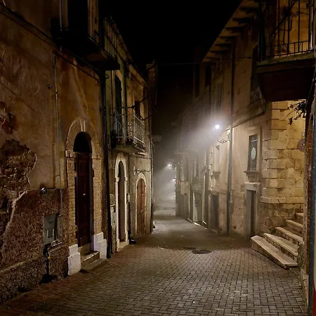 Authentic Village Townhouse With Independant *