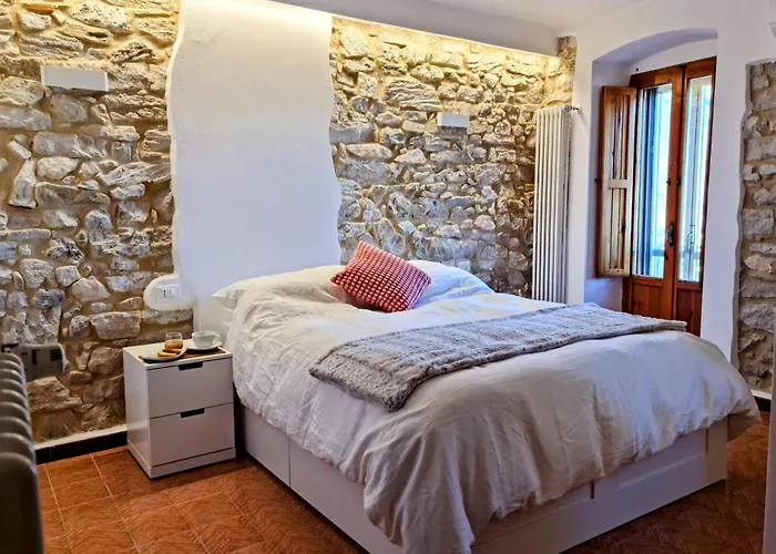 Дом отдыха Authentic Village Townhouse With Independant