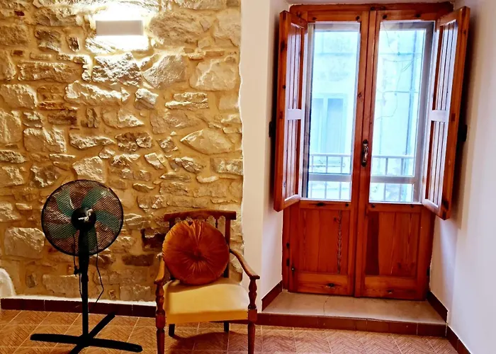 Authentic Village Townhouse With Independant * Кьети