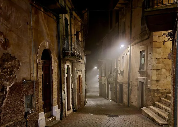 Authentic Village Townhouse With Independant *