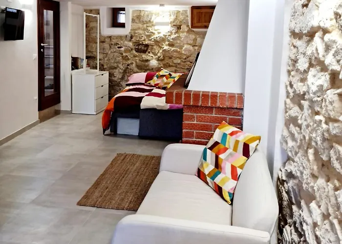 Authentic Village Townhouse With Independant Дом отдыха